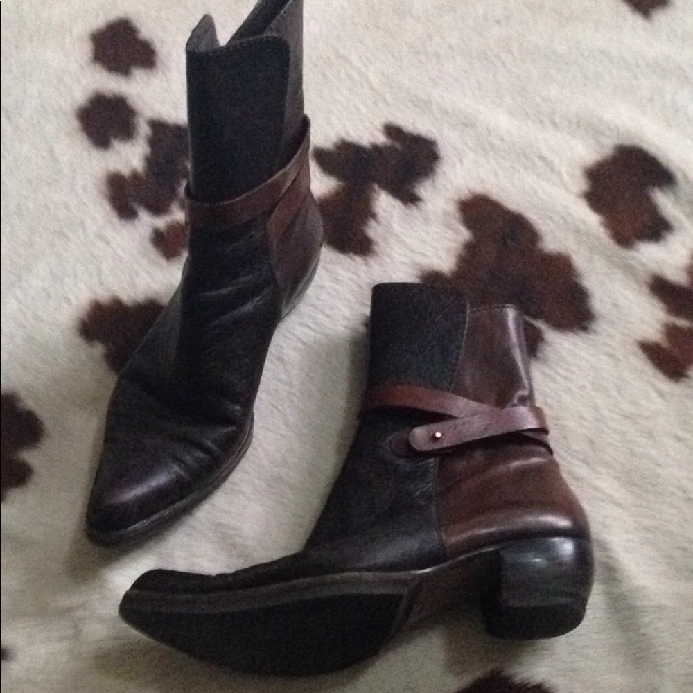 Italian leather boots, unique two-tone black & brown with detail